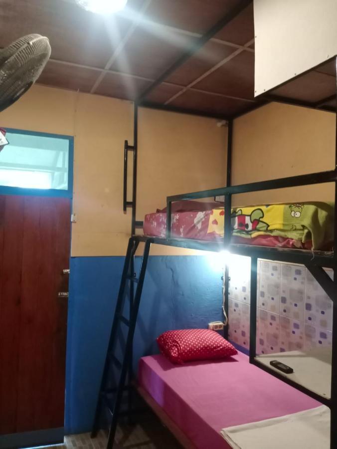 Salty Dog Hostel Telukdalem Kültér fotó
